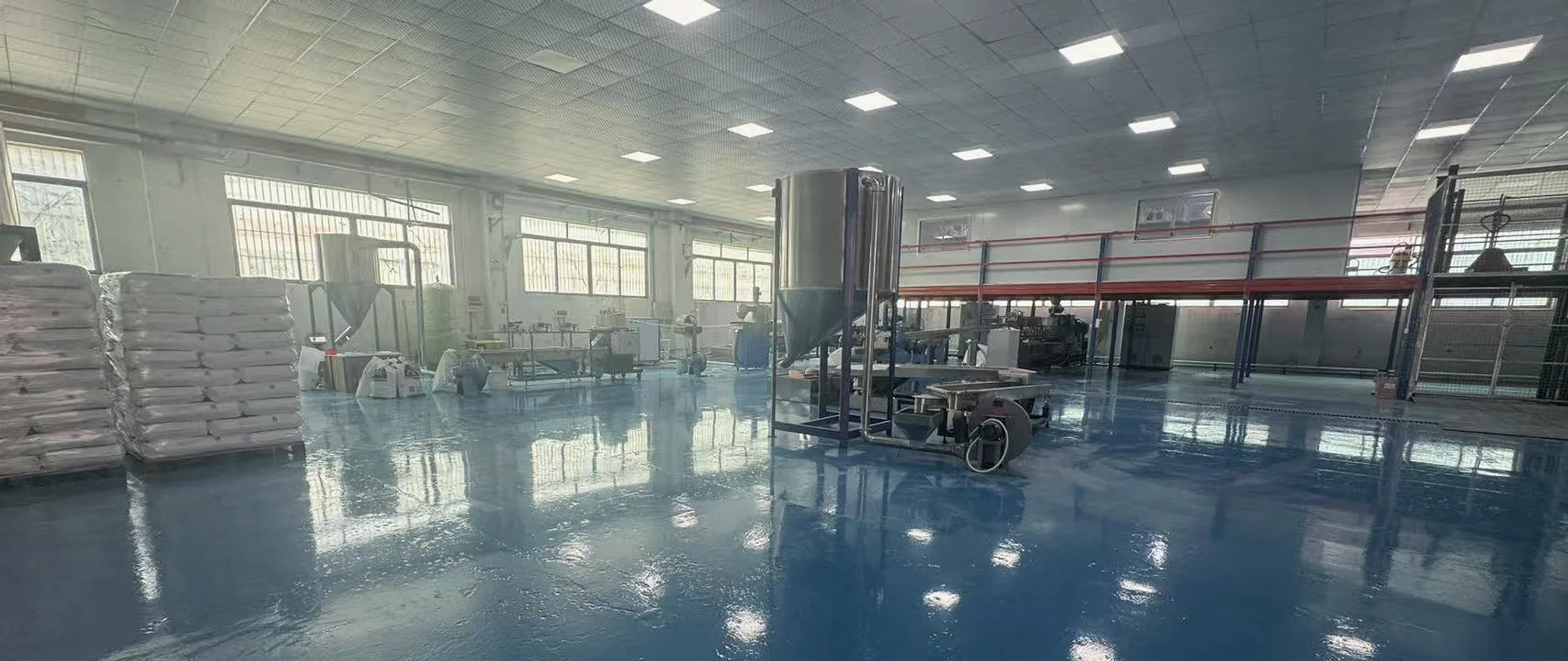 Clean functional masterbatch production workshop